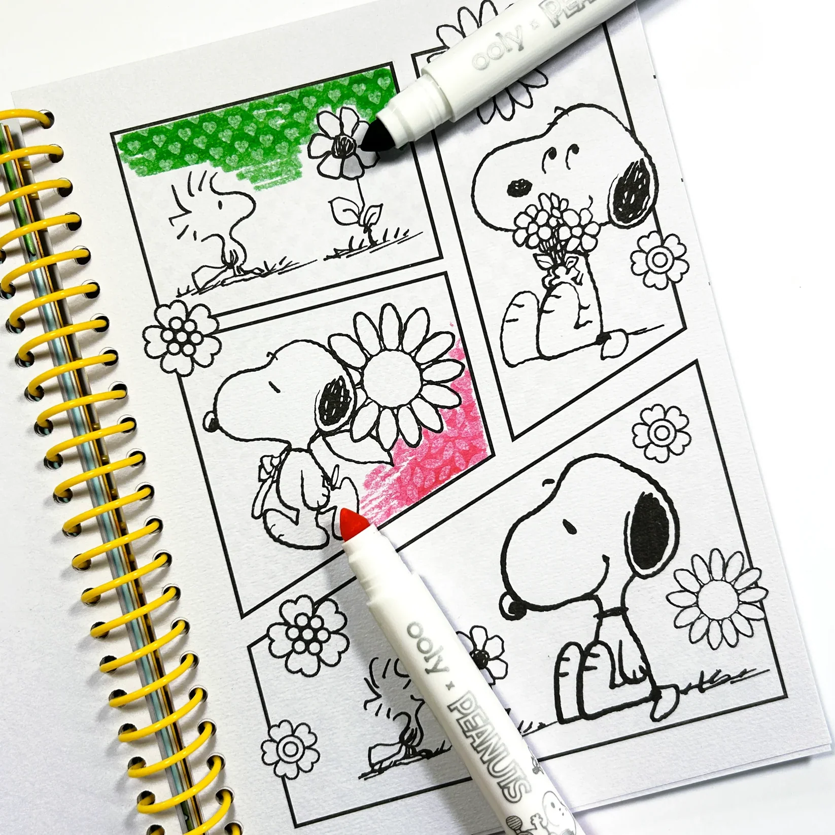 Ooly® x Peanuts®: Coloring Activity & Sticker Kit